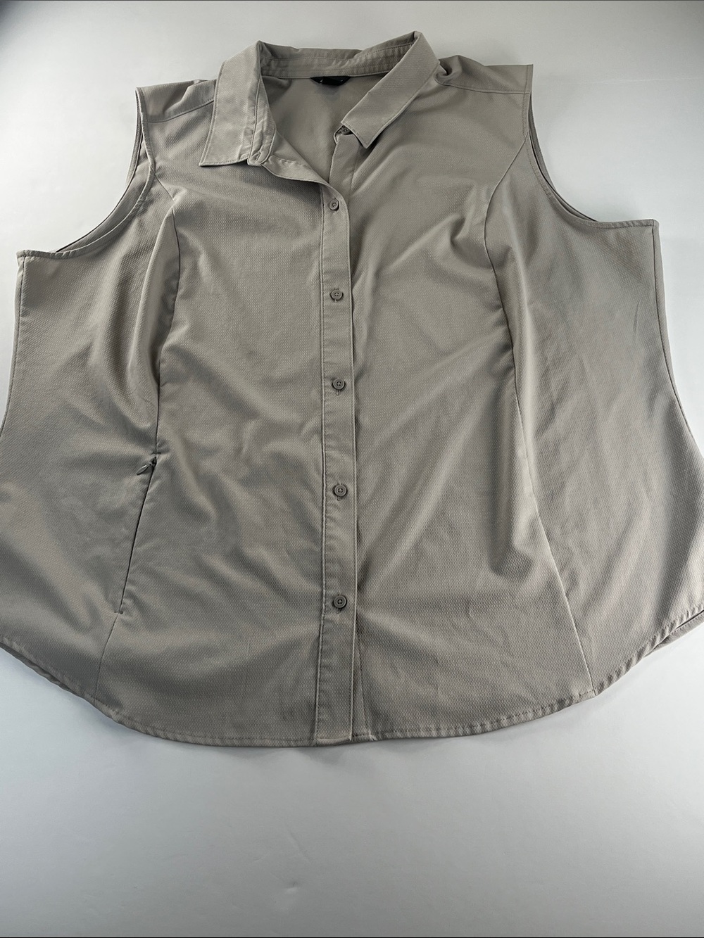 Eddie Bauer Sleeveless Button-Down Top in Light Taupe Sz XXL